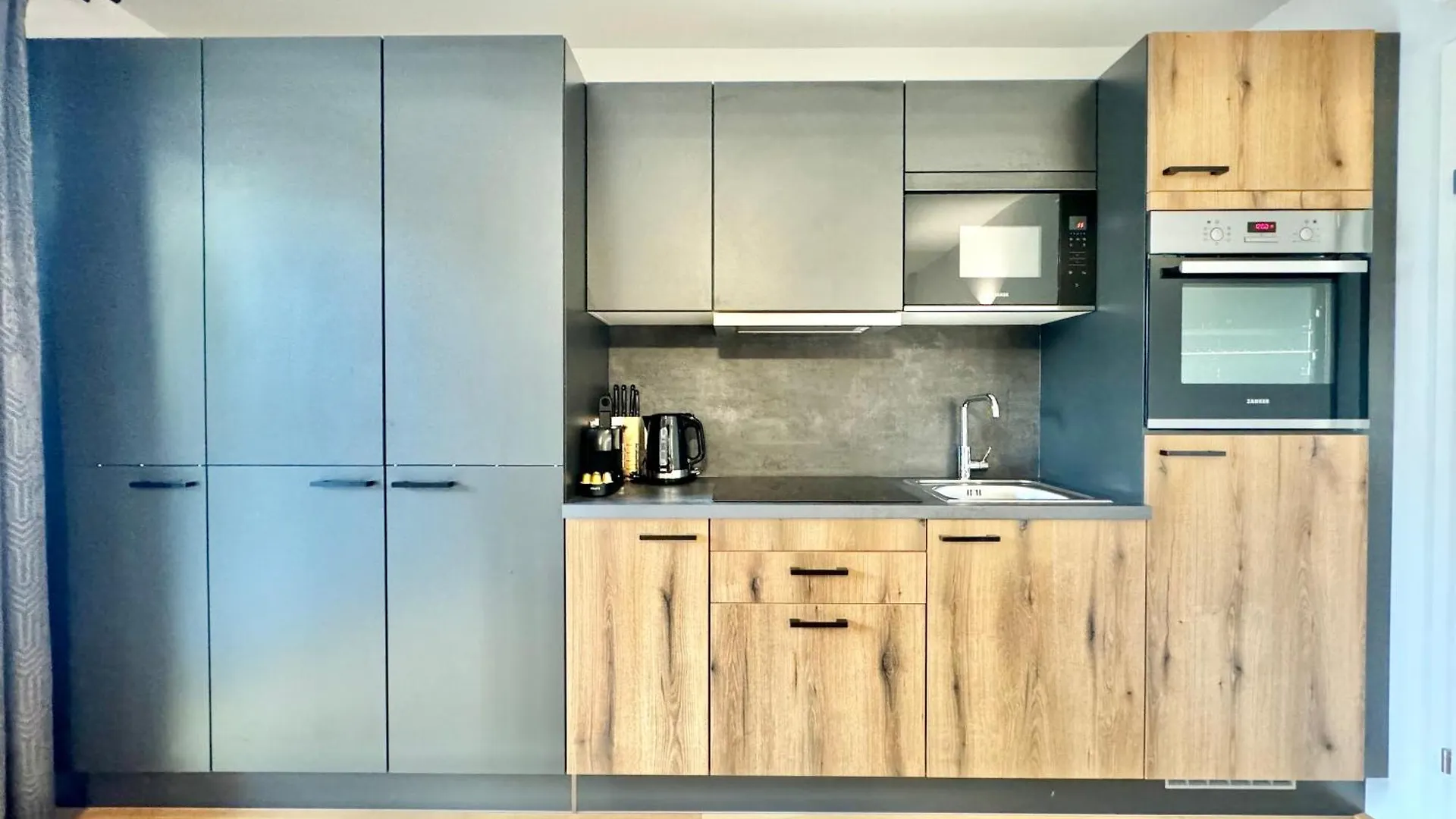 Wohnung Mit Balkon Und Parkplatz Vienna 0*,  Austria