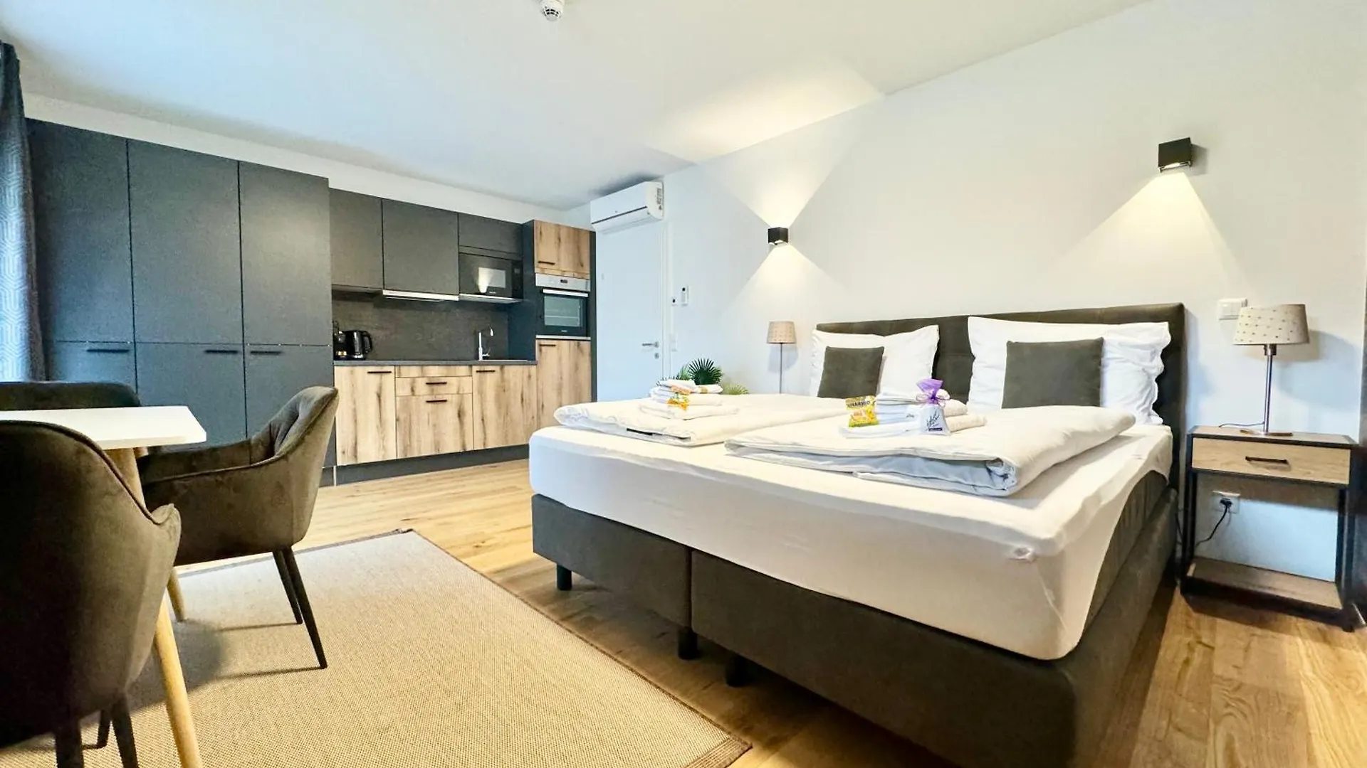 Wohnung Mit Balkon Und Parkplatz Vienna 0*,